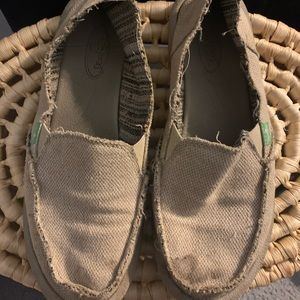 Women’s sanuks